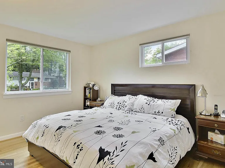 717 Hillsboro Dr — Photo 16