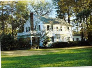 335 Kemp Ln, Chesapeake, VA 23325