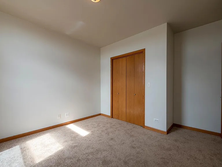 1166 W Grand Ave #3 — Photo 32