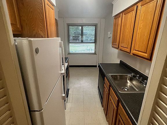 5th image of 59-20 175th St #2