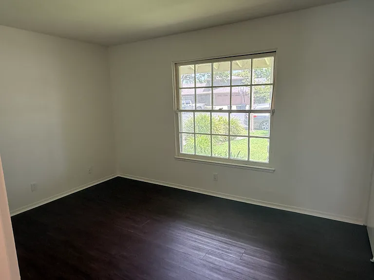 2718 N Linwood St — Photo 8
