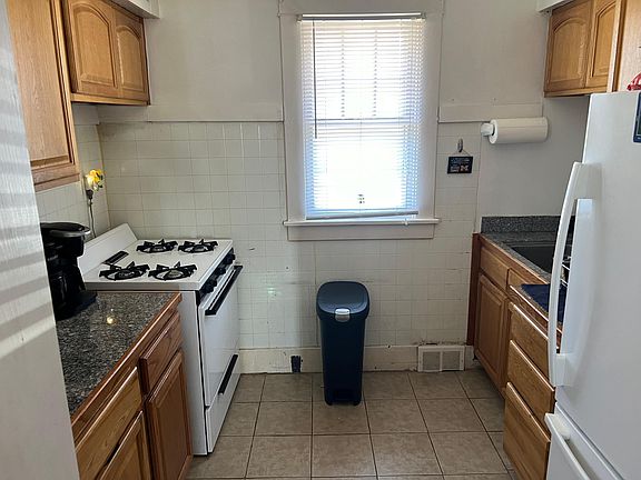 4th image of 3532 Central St APT 1
