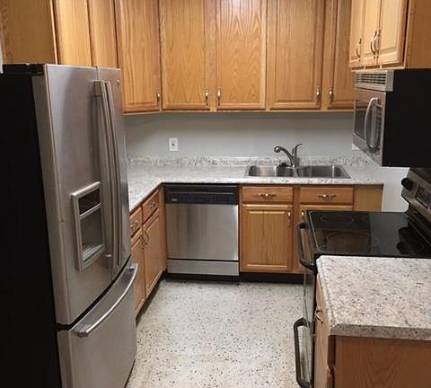 2nd image of 301 S Corona Ave