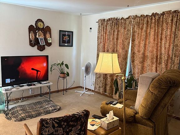 2nd image of 6 Marlin Dr