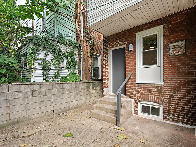 2528 S 63rd St — Photo 9