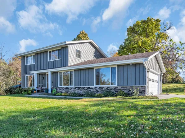 W243S7330 Greenbriar DRIVE, Waukesha, WI 53189