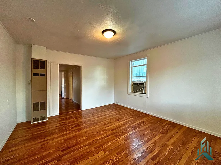 625 Geary St SE — Photo 2