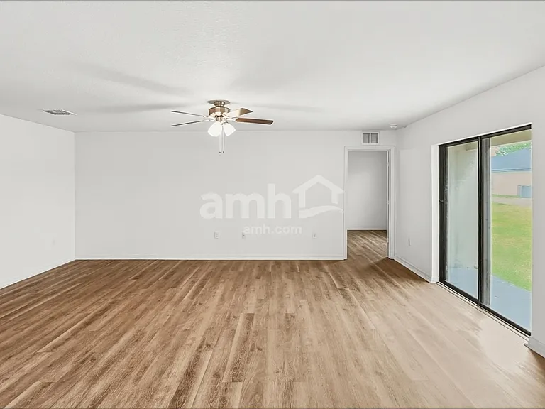 1122 Brenton Leaf Dr — Photo 6