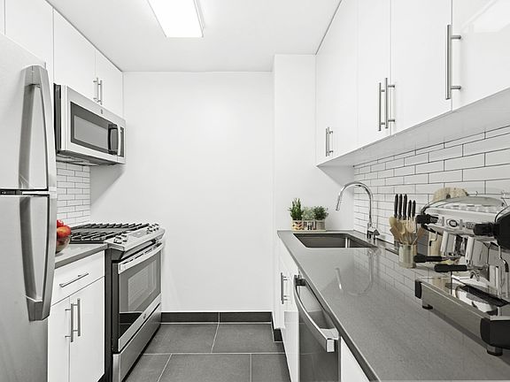 5th image of 200 E 87th St APT 17K