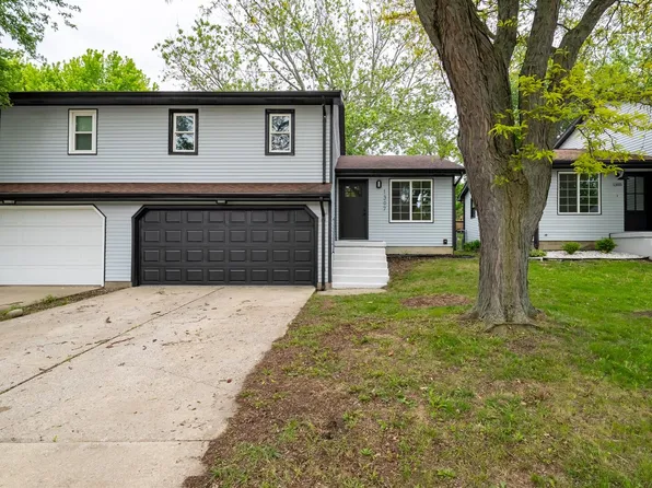 1307 Bancroft Dr, Bloomington, IL 61704