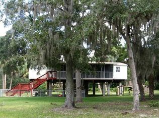 6640 Riverside Dr, Yankeetown, FL 34498