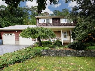 8 McAtee Ln, Wanaque, NJ 07465