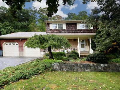8 McAtee Ln, Wanaque, NJ, 07465