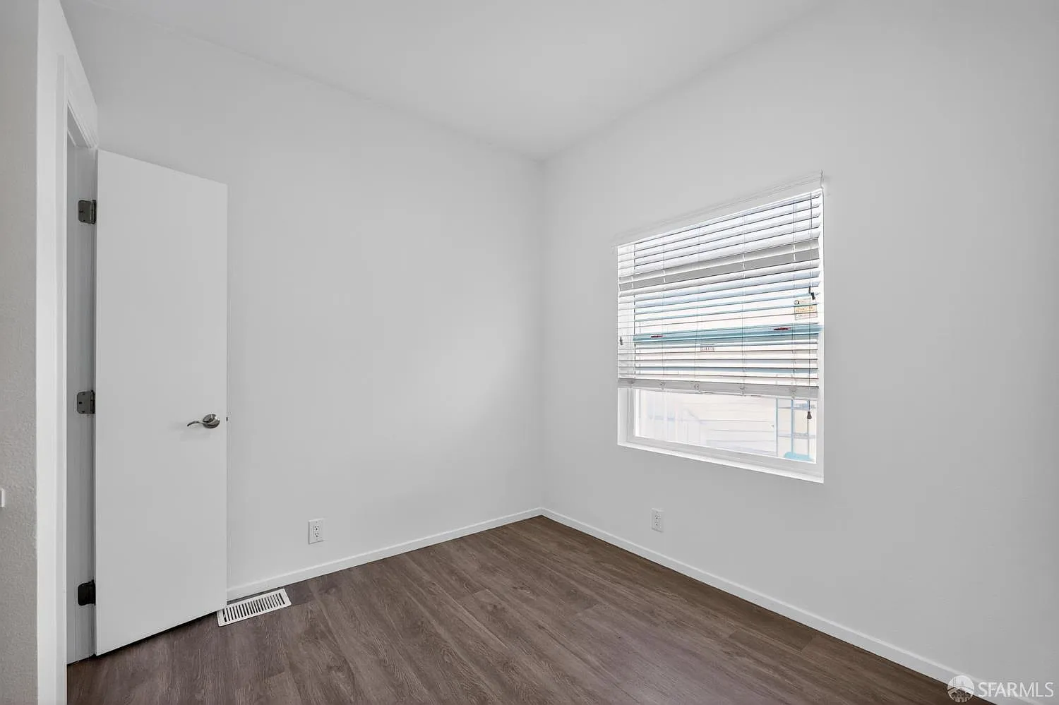 1 bed, 1.0 bath, 400 sqft, $3,400 — Photo 3