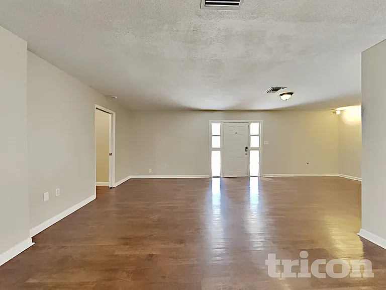 104 New Hope Rd — Photo 3