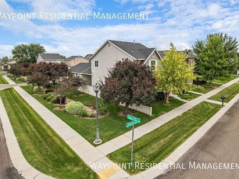 1142 W Parkstone St — Photo 35
