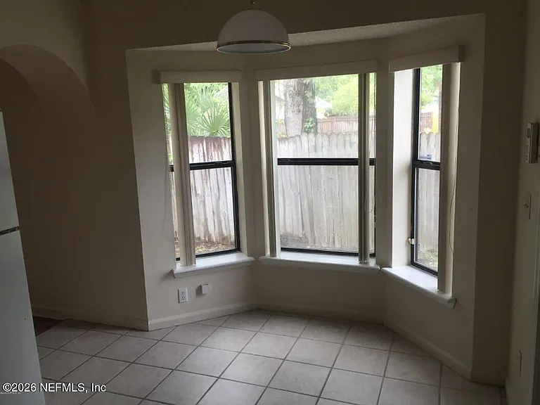 5058 Acre Estates Dr W — Photo 8