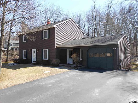 3rd image of 5 Huntwood Dr