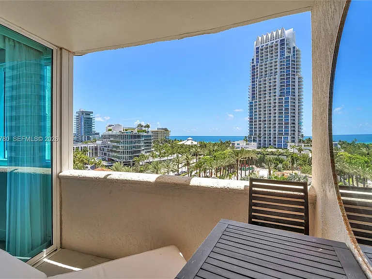 300 S Pointe Dr #809 — Photo 21