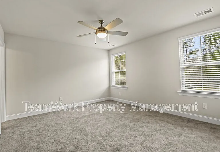 101 Langley Dr #D — Photo 14