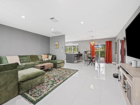 5th image of 10497 NW 4th St