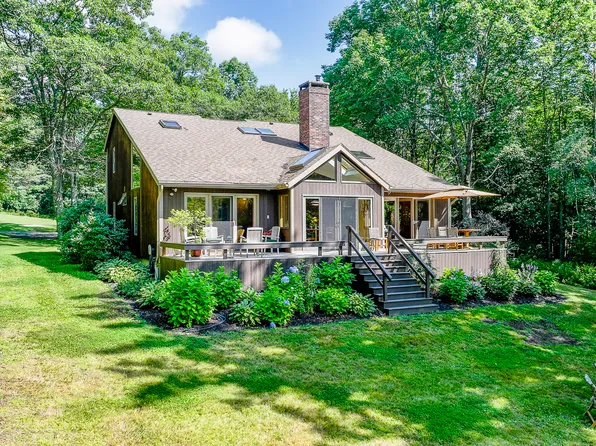 48 William Glen Dr, Camden, ME 04843