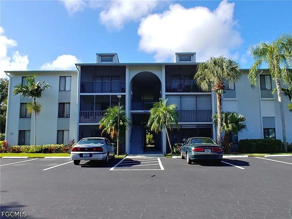 2 bed, 2.0 bath, 985 sqft, $3,000 — Photo 2