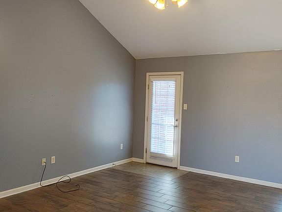 3rd image of 2205 Wilmington Dr