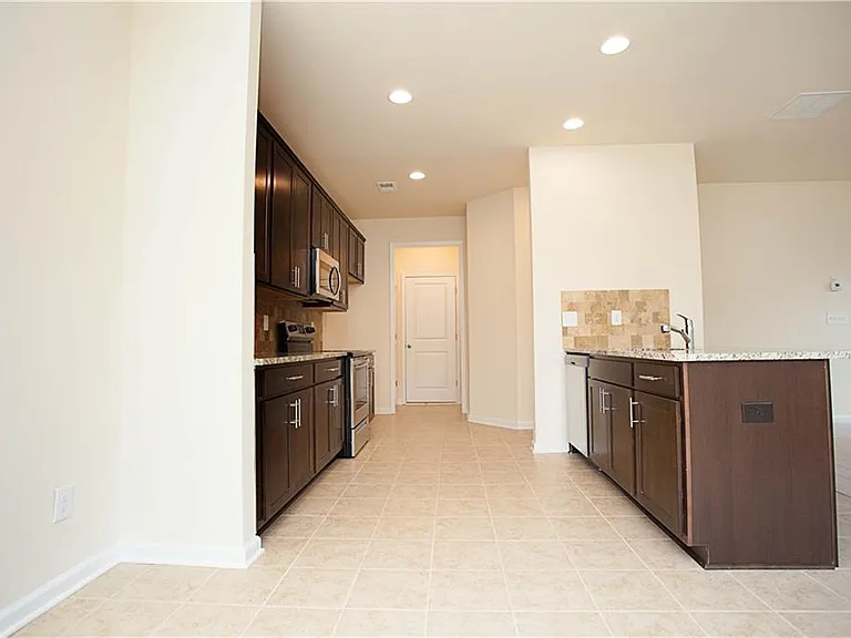 4505 Almanor Cir — Photo 11