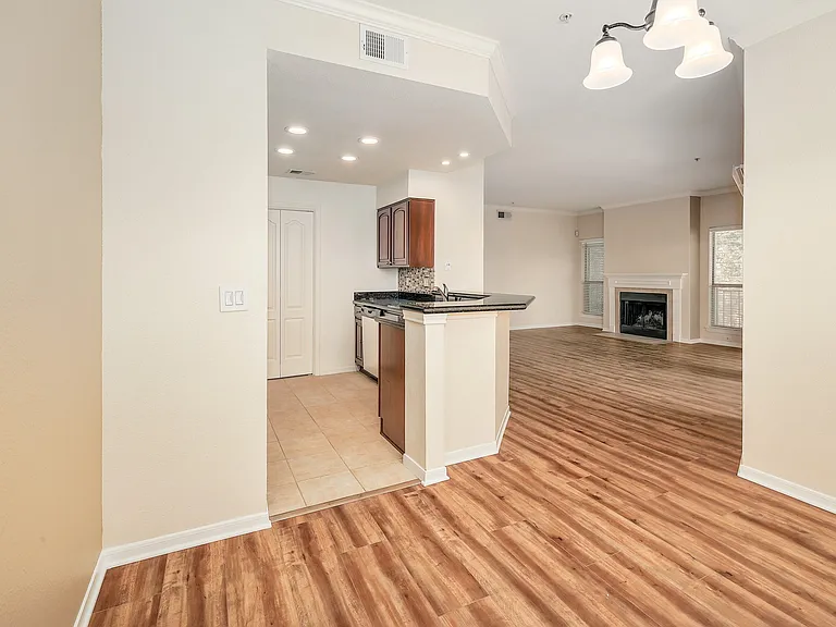6000 Shepherd Mountain Cv #503 — Photo 10