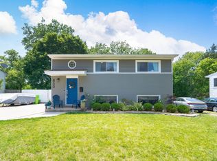 850 Panorama Dr, Milford, MI 48381