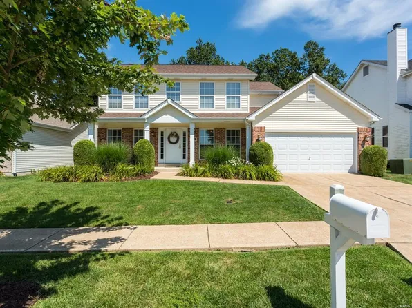 2562 Grover Ridge Dr, Grover, MO 63040