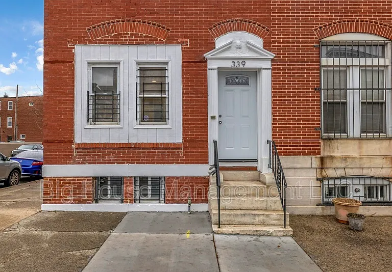 339 E 25th St #3 — Photo 2