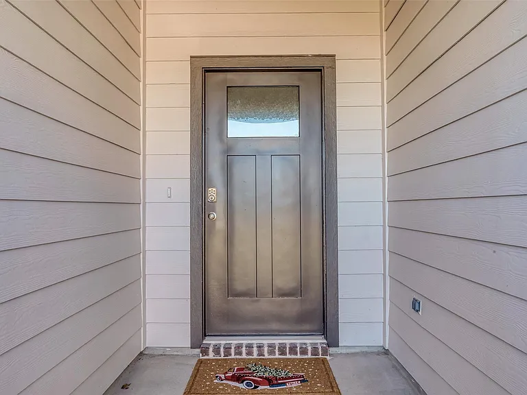 4303 Whitefish Ln — Photo 4