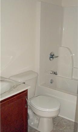 3rd image of 397 Zurich Ct