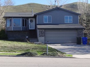 560 Skyline Dr, Tooele, UT 84074