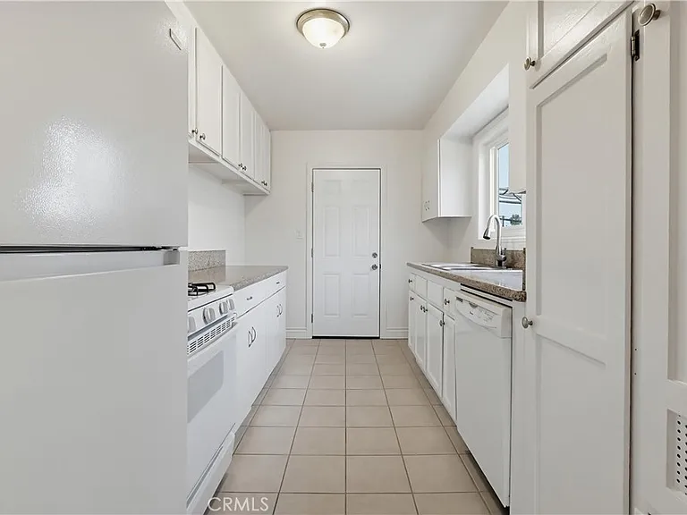 312 Raymondale Dr — Photo 7