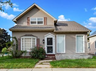 817 Oneida St, Joliet, IL 60435