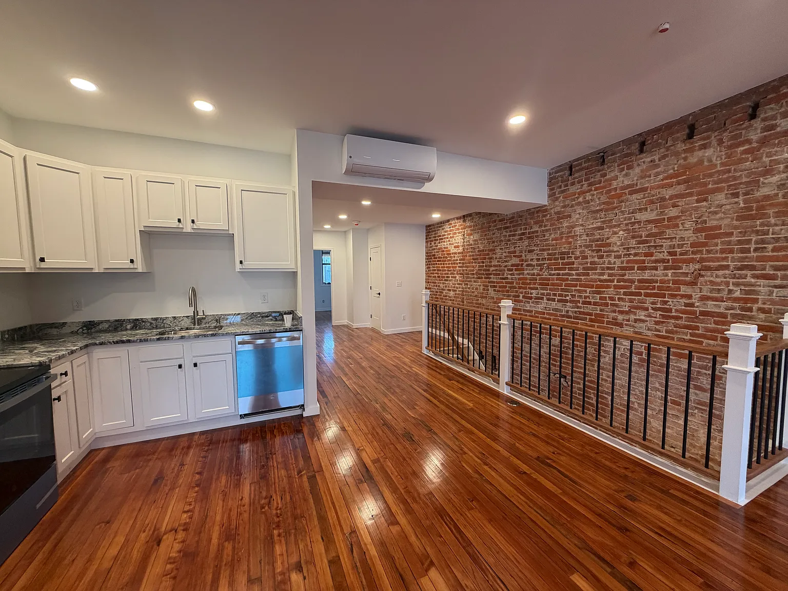 2 bed, 780 sqft, $2,100 — Photo 4