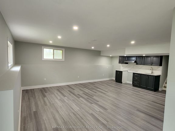 4th image of 802 Cedarvale Dr #Basement