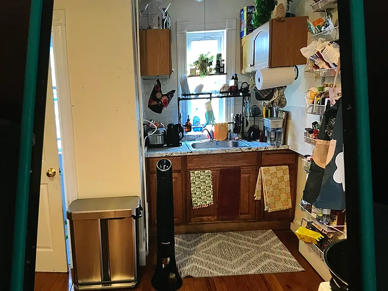 Eat-in kitchen