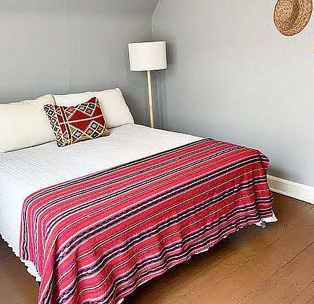 5th image of 2838 N Western Ave #1