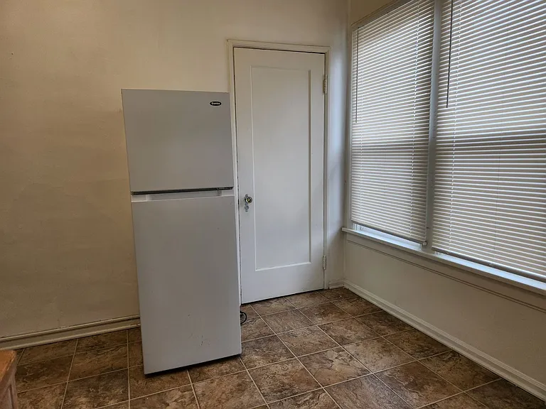 1604 I St — Photo 12