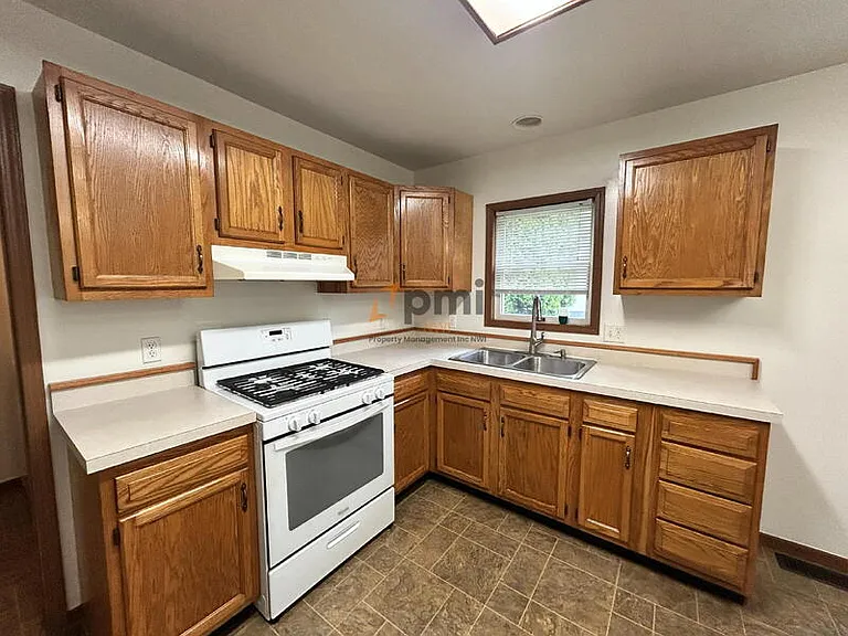 139 Kabelin Ave — Photo 3