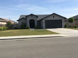 107 Heartnut St, Shafter, CA 93263