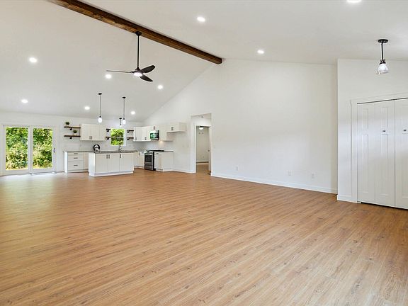 5th image of 300 Canfield St