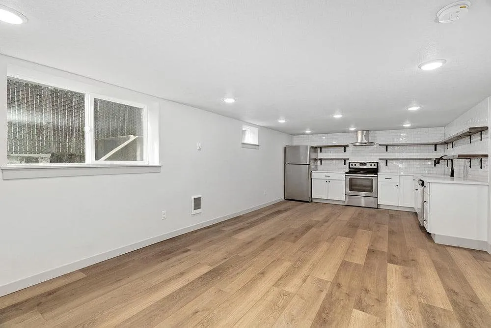 5223 SE Division St — Photo 4
