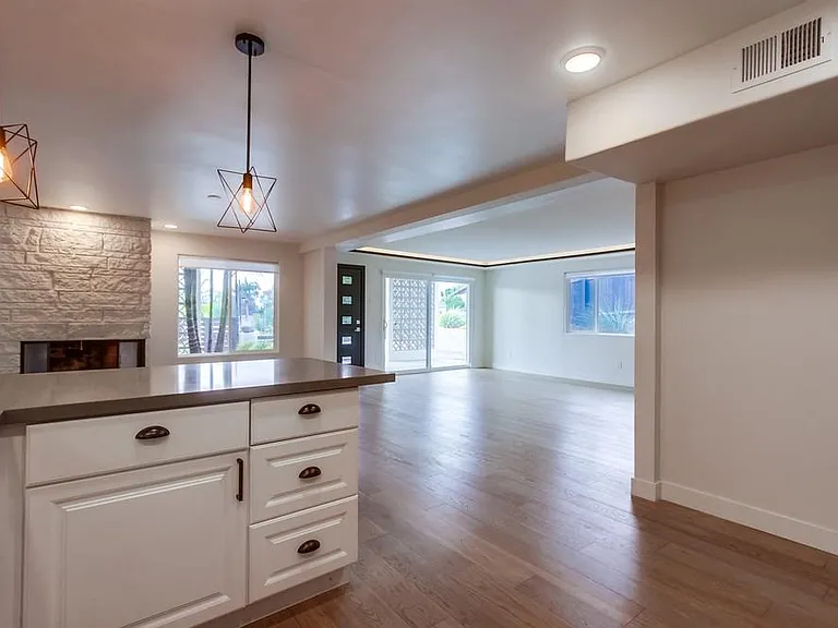 2550 Gregory Dr — Photo 23