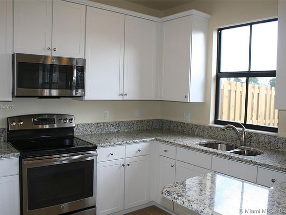 4th image of 9600 Town Parc Cir N