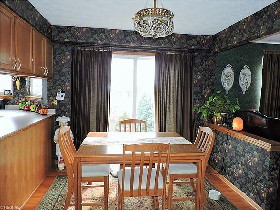 4th image of 4669 Squire Dr